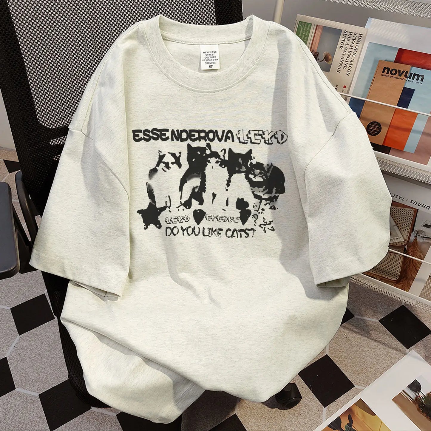 Harajuku Oversized shirt ā 2024 Summer Men And Women Trendy Personalized Kitten Printed
