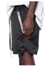 Men Hip Hop Loose Shorts Elastic Waist Shorts Fashion Satin Shorts Zipper Pocket Casual Drewstring Streetwear Sportswear Joggers