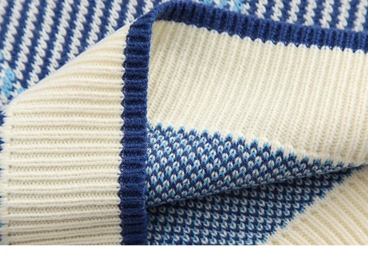grunge knit sweater with heavyweight fabric, layered urban look for cold weather, street fashion menswear trend for seasonal 