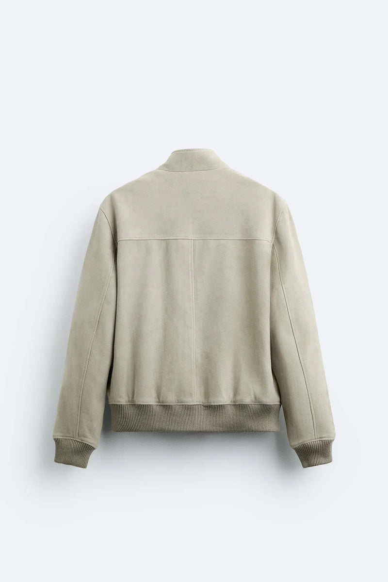 retro baseball varsity, layering staple, stylish modern outerwear, premium street look, trendsetting streetstyle