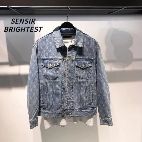 retro baseball varsity, layering staple, stylish modern outerwear, premium street look, trendsetting streetstyle