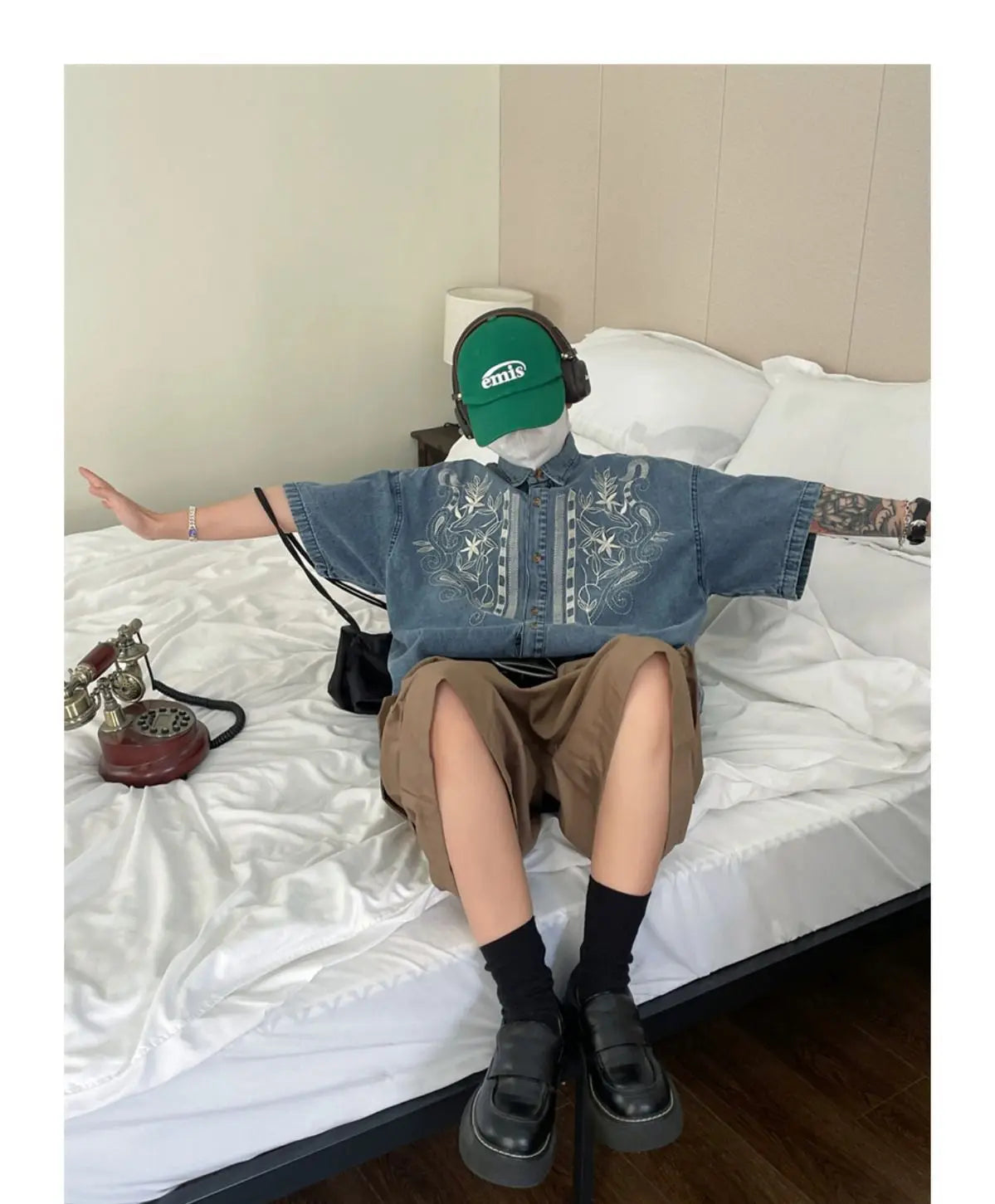Retro embroidered denim shirts for men and women in summer loose Hong Kong style distressed short-sleeved Polo