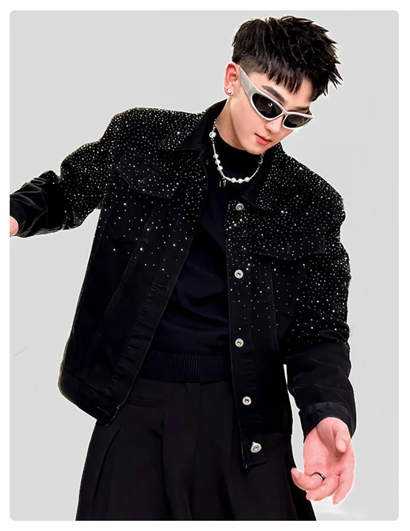 retro baseball varsity, layering staple, stylish modern outerwear, premium street look, trendsetting streetstyle
