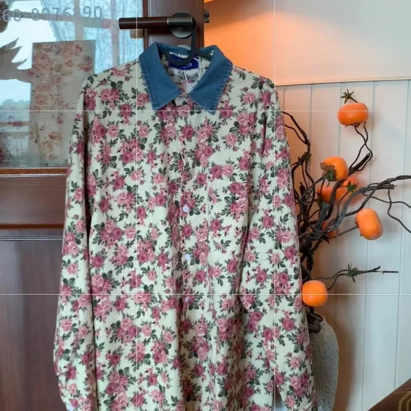 minimalist streetwear jacket, bold fashion piece, aesthetic