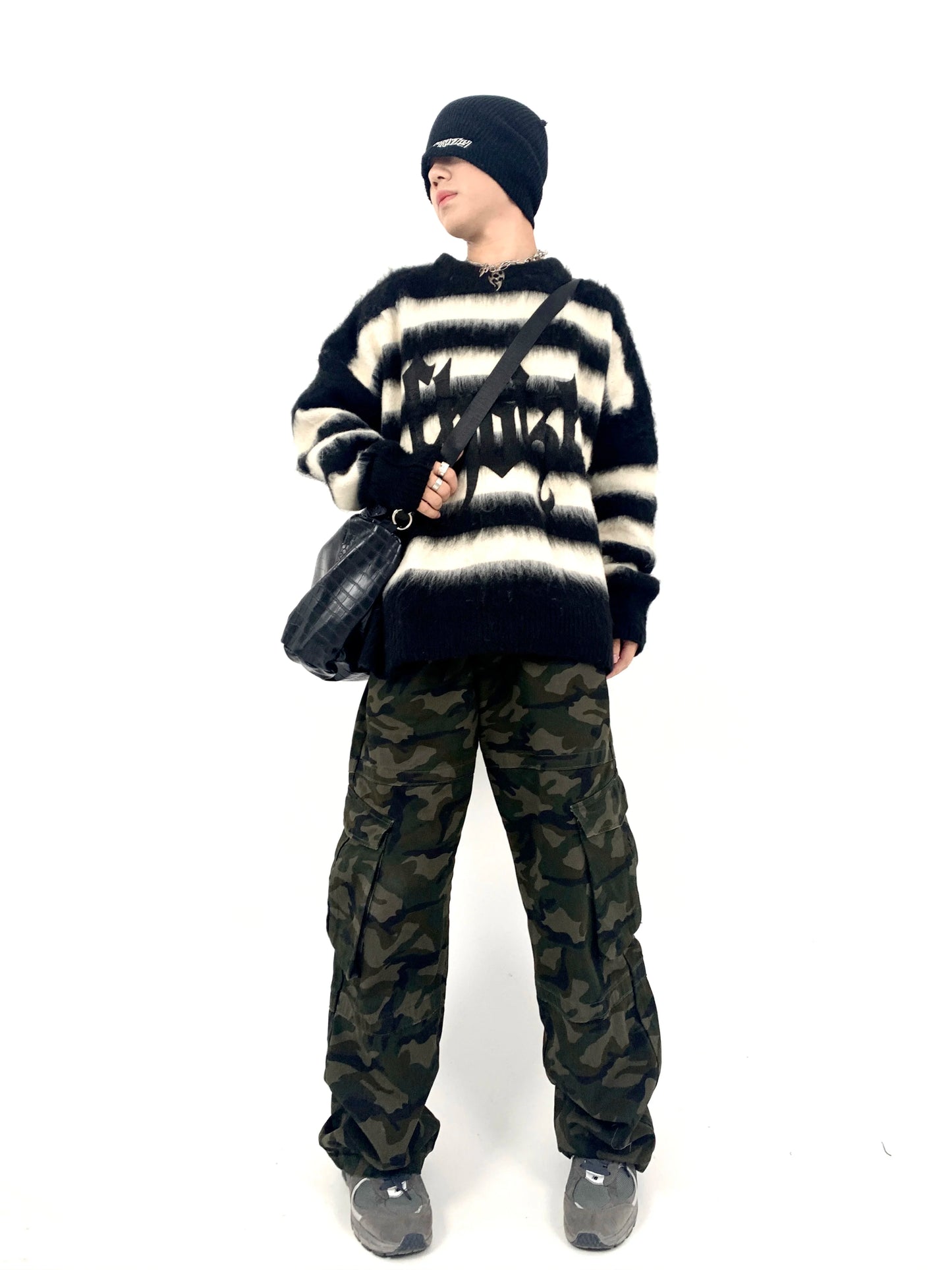 oversized winter hoodie, fall winter essential, cozy fashion fit, stylish street outfit, modern aesthetic appeal