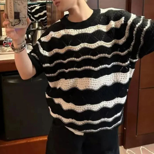 Skatercore Vintage print – Mens Knitted T Shirt Black White Contrast Striped Top Street
