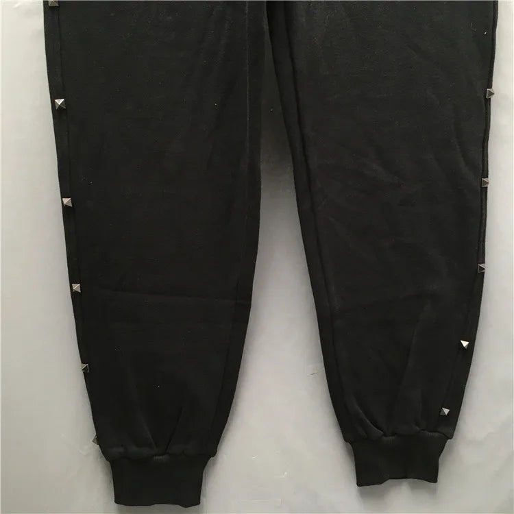 high new novelty luxury men 2022 classic full metal rivets pockets comfortable cotton parkour sweat casual pants sweatpants d50 unique joggers style 4414
