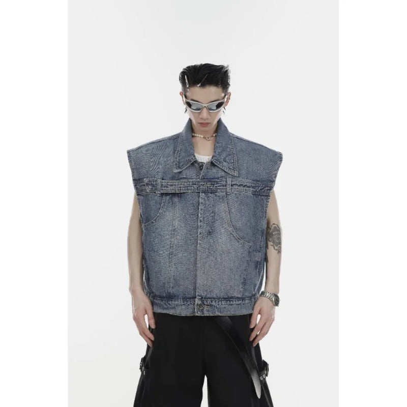 oversized grunge coat, photo-ready drip, for men, fall streetwear outfit, oversized style, layered fashion, modern aesthetic, graphic detail