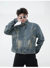 bold graphic coat, high-street look, for men, fall streetwear outfit, oversized style, layered fashion, modern aesthetic, graphic detail