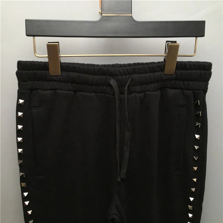 high new novelty luxury men 21 classic side metal rivets pockets comfortable cotton parkour sweat casual pants sweatpants d47 unique joggers style 4363