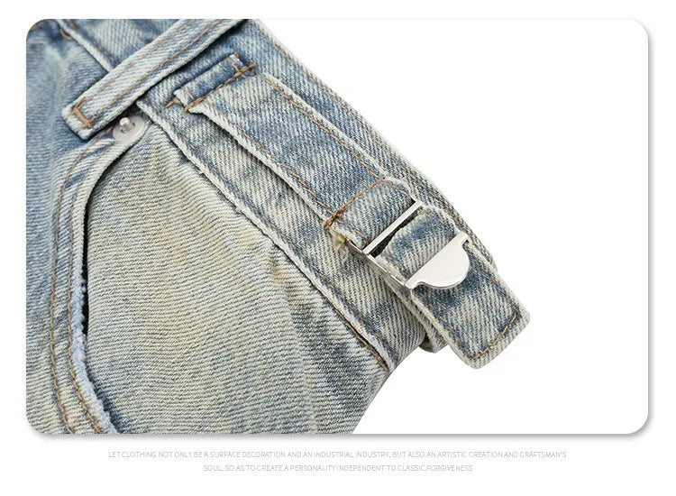 Straight Jeans with torn knees