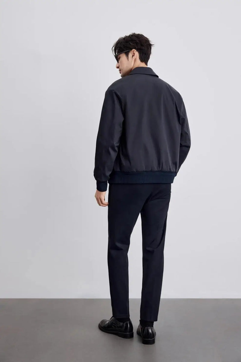 zip-up streetwear coat, 2025 outerwear trend, men's streetwear fashion, oversized urban jacket, high quality cold-weather coa