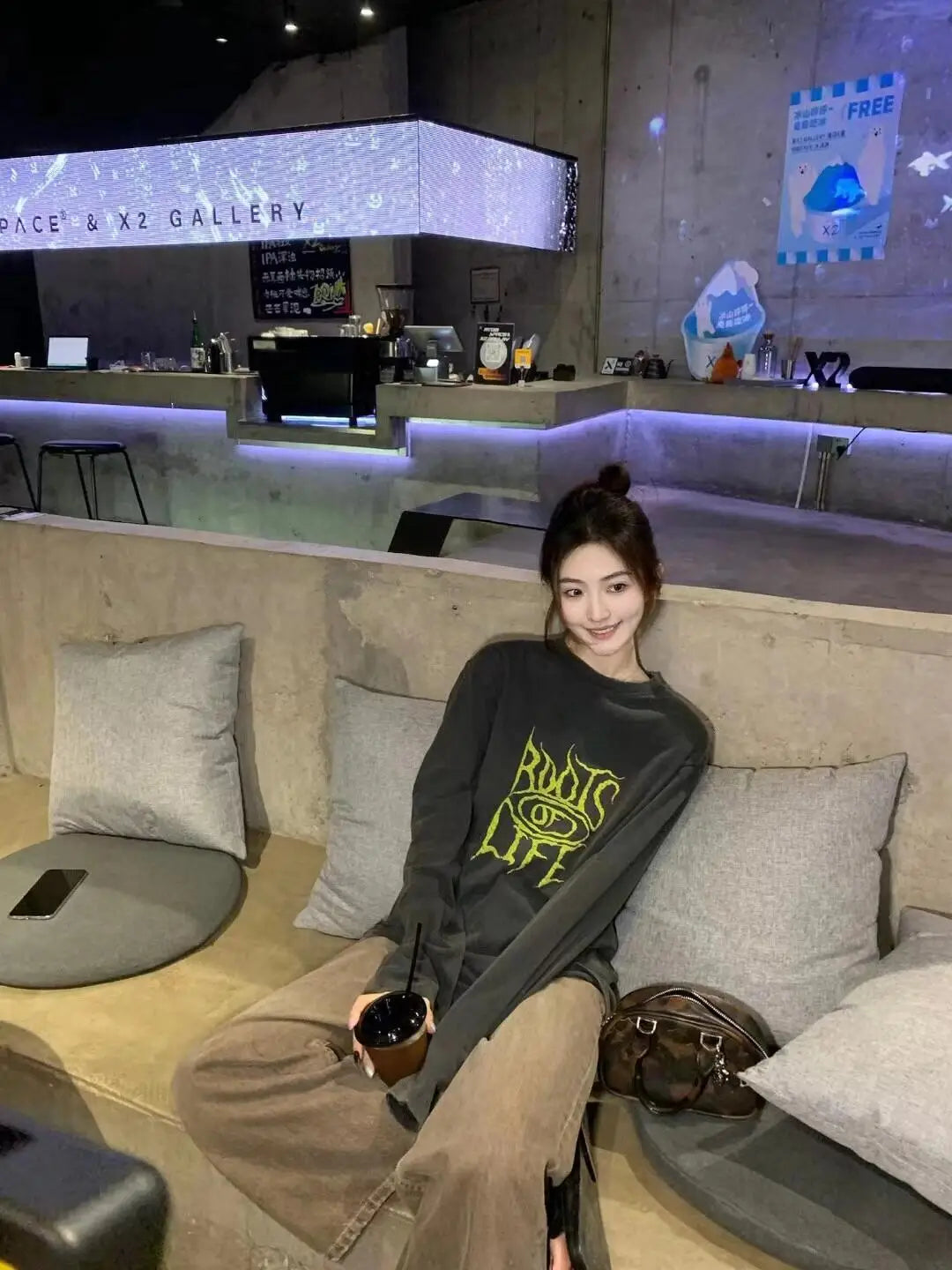 grunge pullover streetwear, modern knitwear, cozy fashion fit, stylish street outfit, modern aesthetic appeal