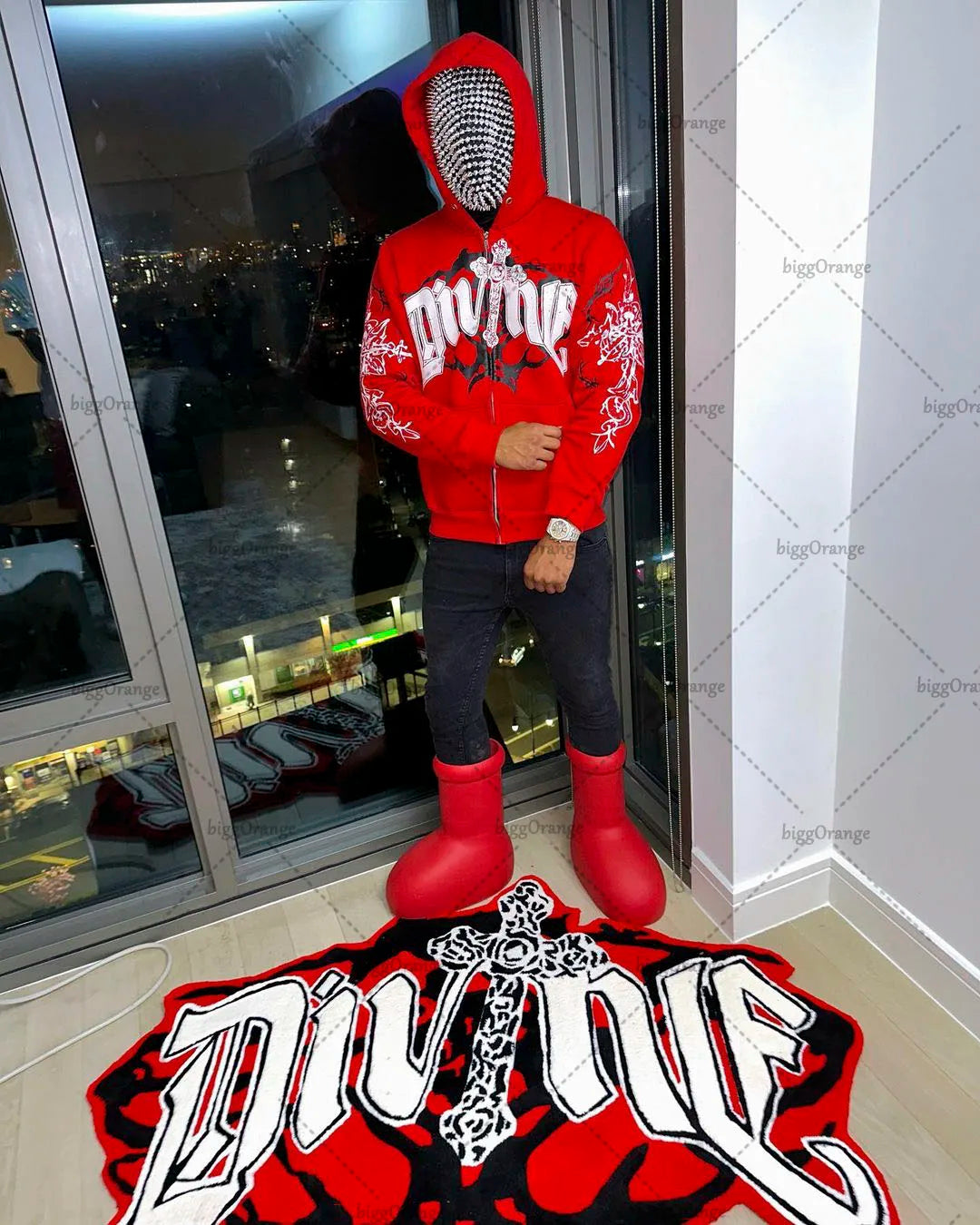 grunge knit sweater with heavyweight fabric, layered urban look for cold weather, street fashion menswear trend for seasonal 
