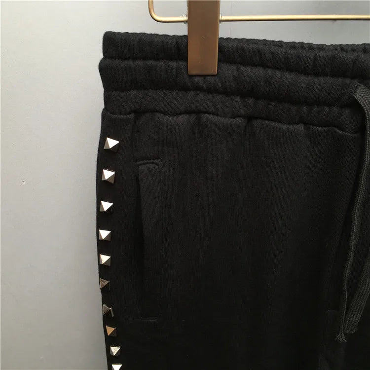 high new novelty luxury men 21 classic side metal rivets pockets comfortable cotton parkour sweat casual pants sweatpants d47 unique joggers style 4365