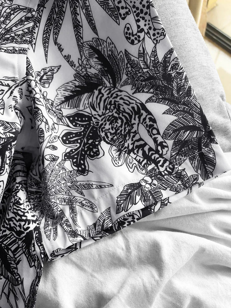 New 2021 luxury Men Classic Sketch jungle Leopard Fashion 50% Silk Casual Shirts Shirt high quality Pocket Short sleeves #A47
