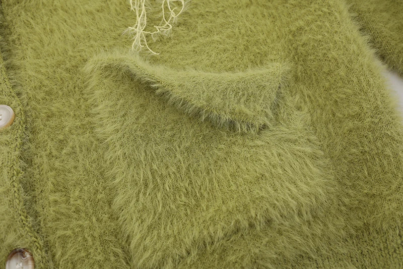 minimalist street knit, unisex streetwear, cozy fashion fit, stylish street outfit, modern aesthetic appeal