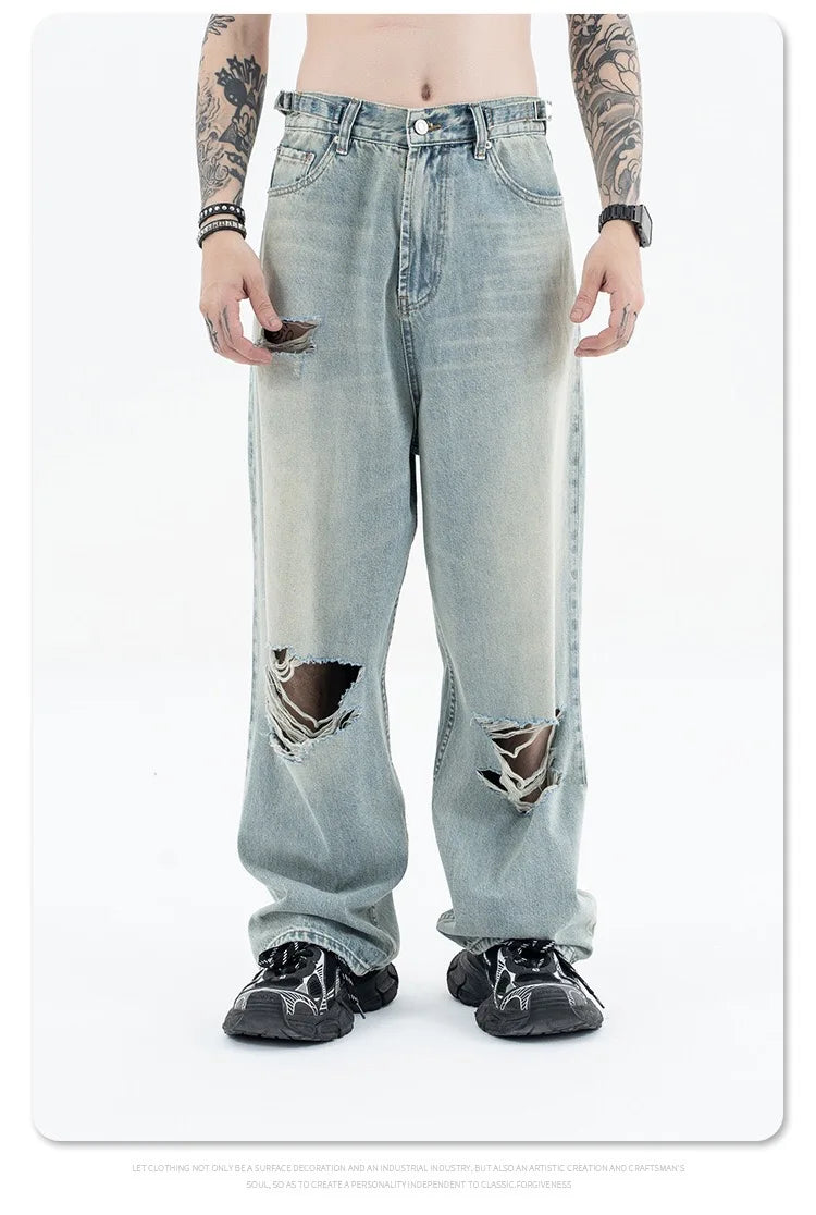 Straight Jeans with torn knees