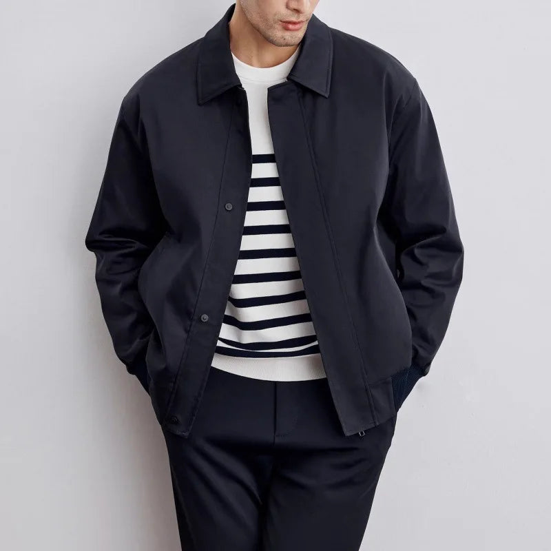 retro baseball varsity, layering staple, stylish modern outerwear, premium street look, trendsetting streetstyle