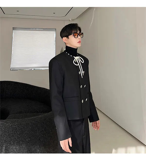 zip-up streetwear jacket, fall/winter fashion, men's streetwear fashion, trendy oversized fit, urban techwear design, modern 