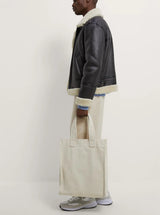 retro baseball varsity, layering staple, stylish modern outerwear, premium street look, trendsetting streetstyle