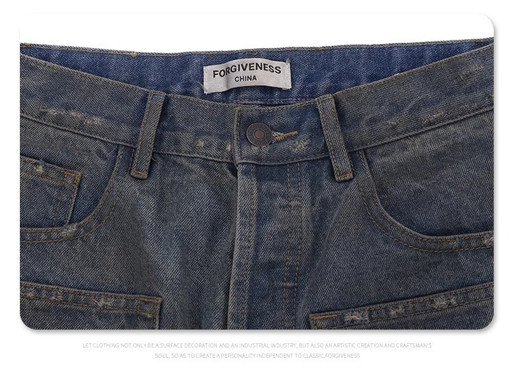 Cut Jeans with a mud-dye knife