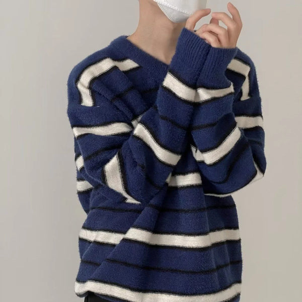 grunge oversized knit streetwear piece for layered look and winter street fits, ideal for men’s fashion and seasonal streetwe