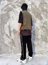 zip-up streetwear coat, 2025 outerwear trend, men's streetwear fashion, oversized urban jacket, high quality cold-weather coa