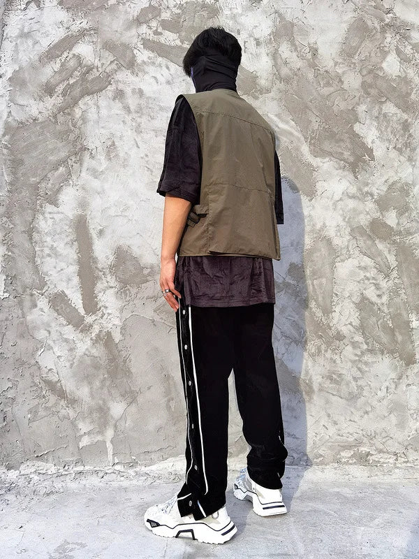 zip-up streetwear coat, 2025 outerwear trend, men's streetwear fashion, oversized urban jacket, high quality cold-weather coa