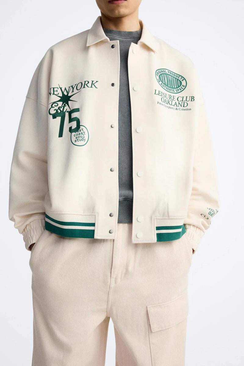 zip-up streetwear coat, 2025 outerwear trend, men's streetwear fashion, oversized urban jacket, high quality cold-weather coa