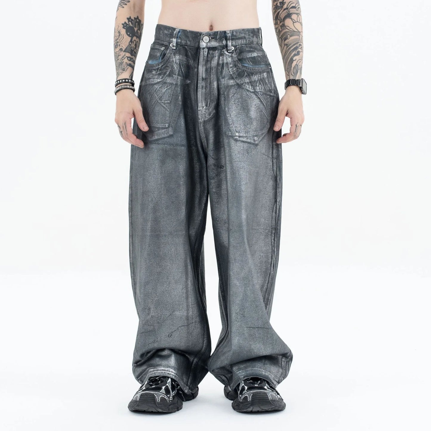 Autumn/winter 2024 loose wash jeans with silver coating