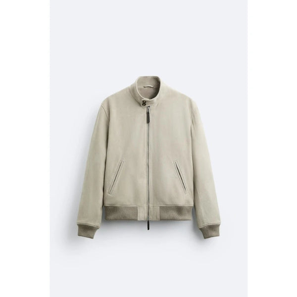 retro baseball varsity, layering staple, stylish modern outerwear, premium street look, trendsetting streetstyle