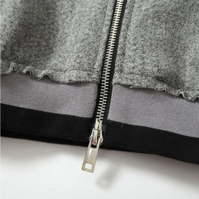 grunge oversized outerwear, photo-ready streetwear, men's streetwear fashion, oversized urban jacket, high quality cold-weath