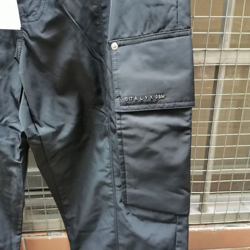 high new men 2023 classic alyx 1017 9sm zip up metal cargo comfortable cotton parkour sweat casual pants sweatpants tag 571 unique joggers style 4071