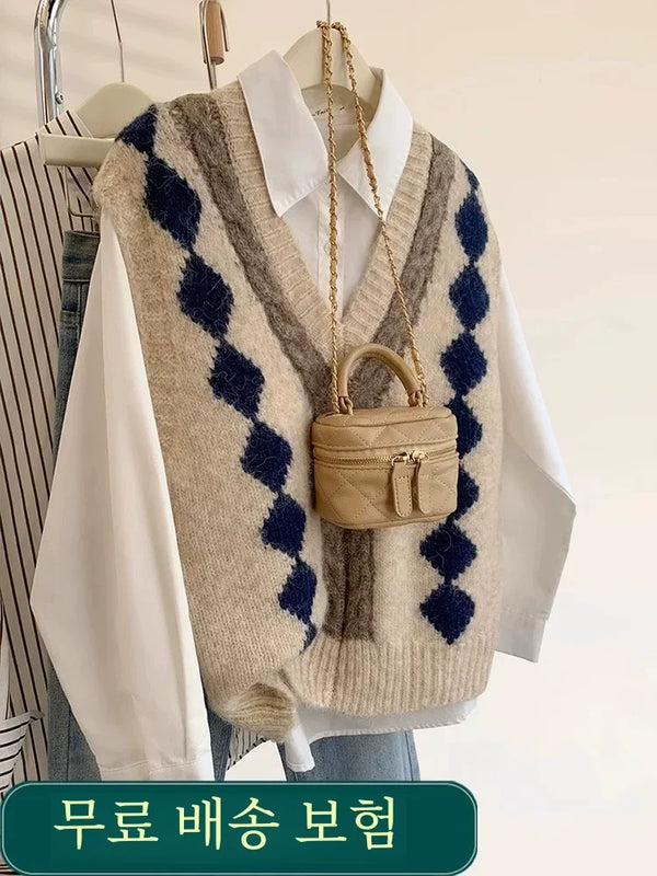varsity knit sweater with retro streetwear styling for fall and winter outfits, ideal for men’s fashion and seasonal streetwe