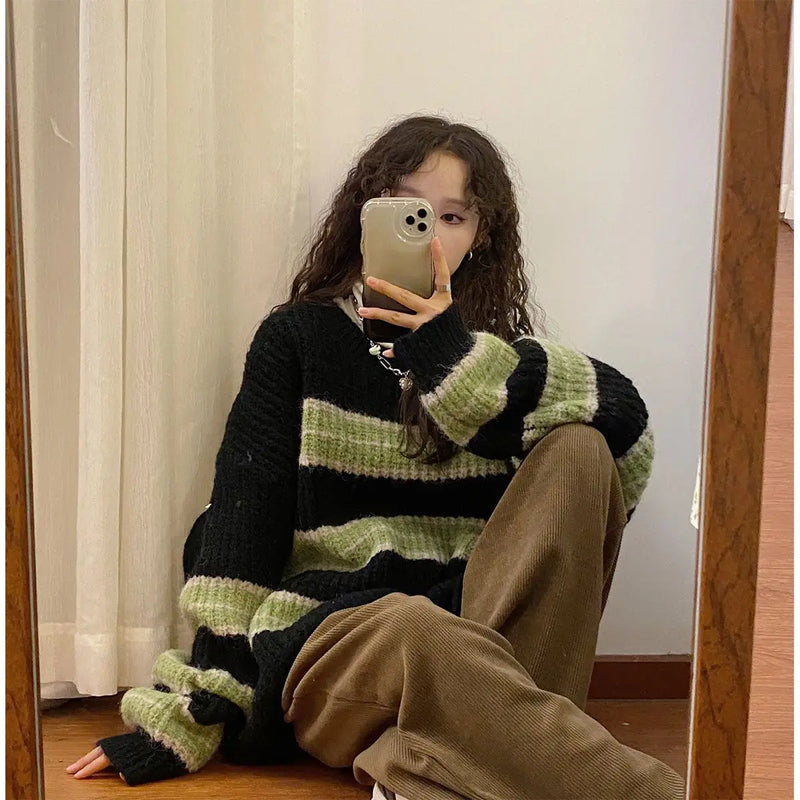 retro graphic hoodie, high-street urban outfit for cozy layering in cold seasons, mens fashion layer for modern streetwear co
