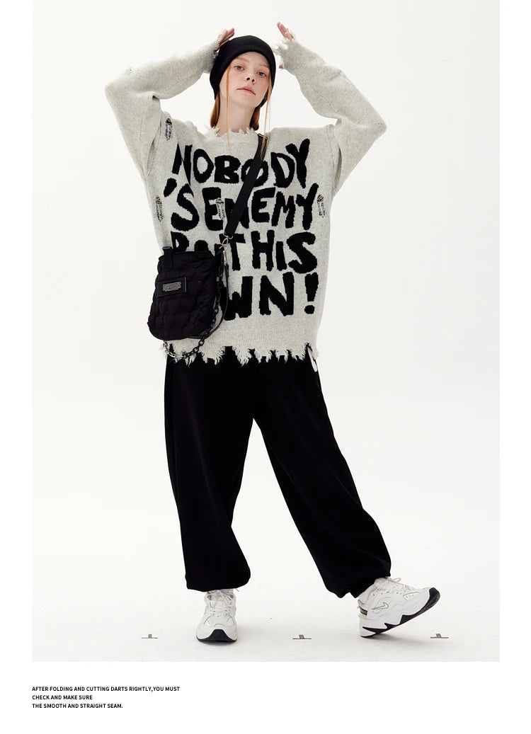 loose fit o-neck sweater, daily wear knit, cozy fashion fit, stylish street outfit, modern aesthetic appeal