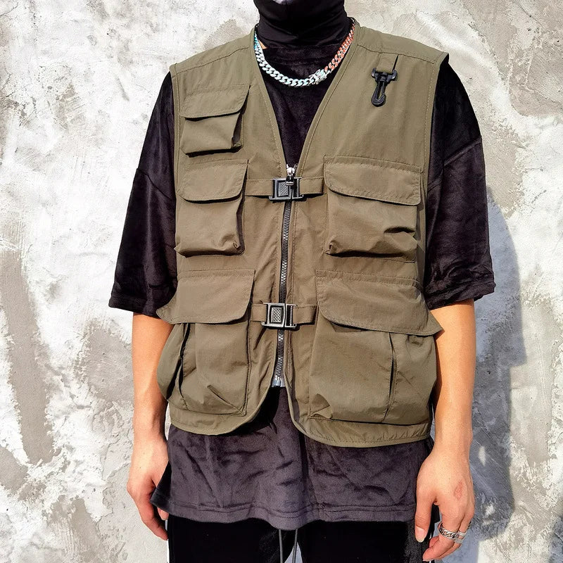 grunge oversized outerwear, photo-ready streetwear, men's streetwear fashion, oversized urban jacket, high quality cold-weath