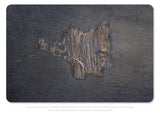 Cut Jeans with a mud-dye knife