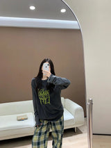 y2k knitted sweater, photo-ready sweater, cozy fashion fit, stylish street outfit, modern aesthetic appeal