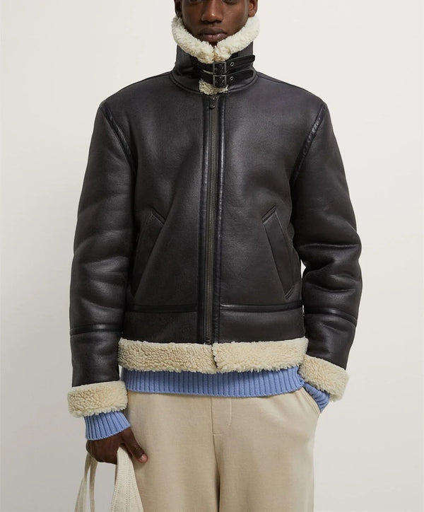 retro baseball varsity, layering staple, stylish modern outerwear, premium street look, trendsetting streetstyle