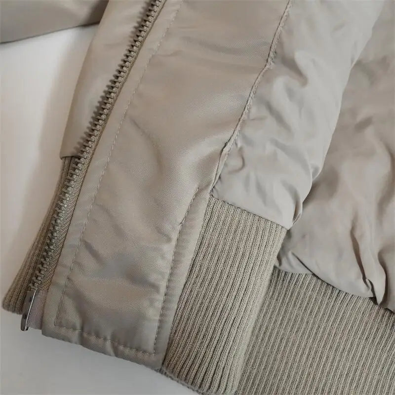 retro baseball varsity, layering staple, stylish modern outerwear, premium street look, trendsetting streetstyle