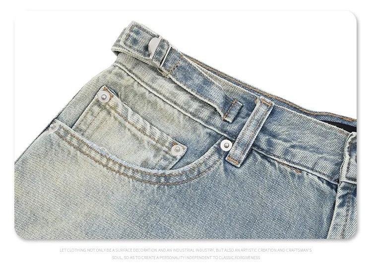 Straight Jeans with torn knees