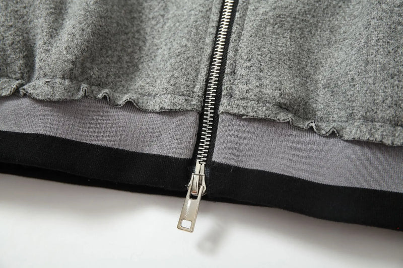 layered hoodie streetwear, modern street fit, graphic pullover hoodie, oversized streetwear, unisex fashion fit