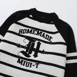 loose fit o-neck sweater, daily wear knit, cozy fashion fit, stylish street outfit, modern aesthetic appeal