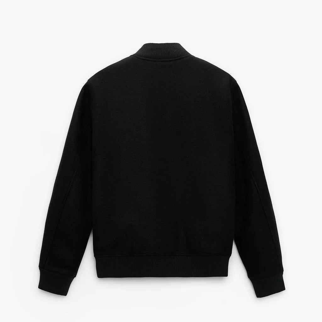 grunge oversized outerwear, photo-ready streetwear, men's streetwear fashion, oversized urban jacket, high quality cold-weath