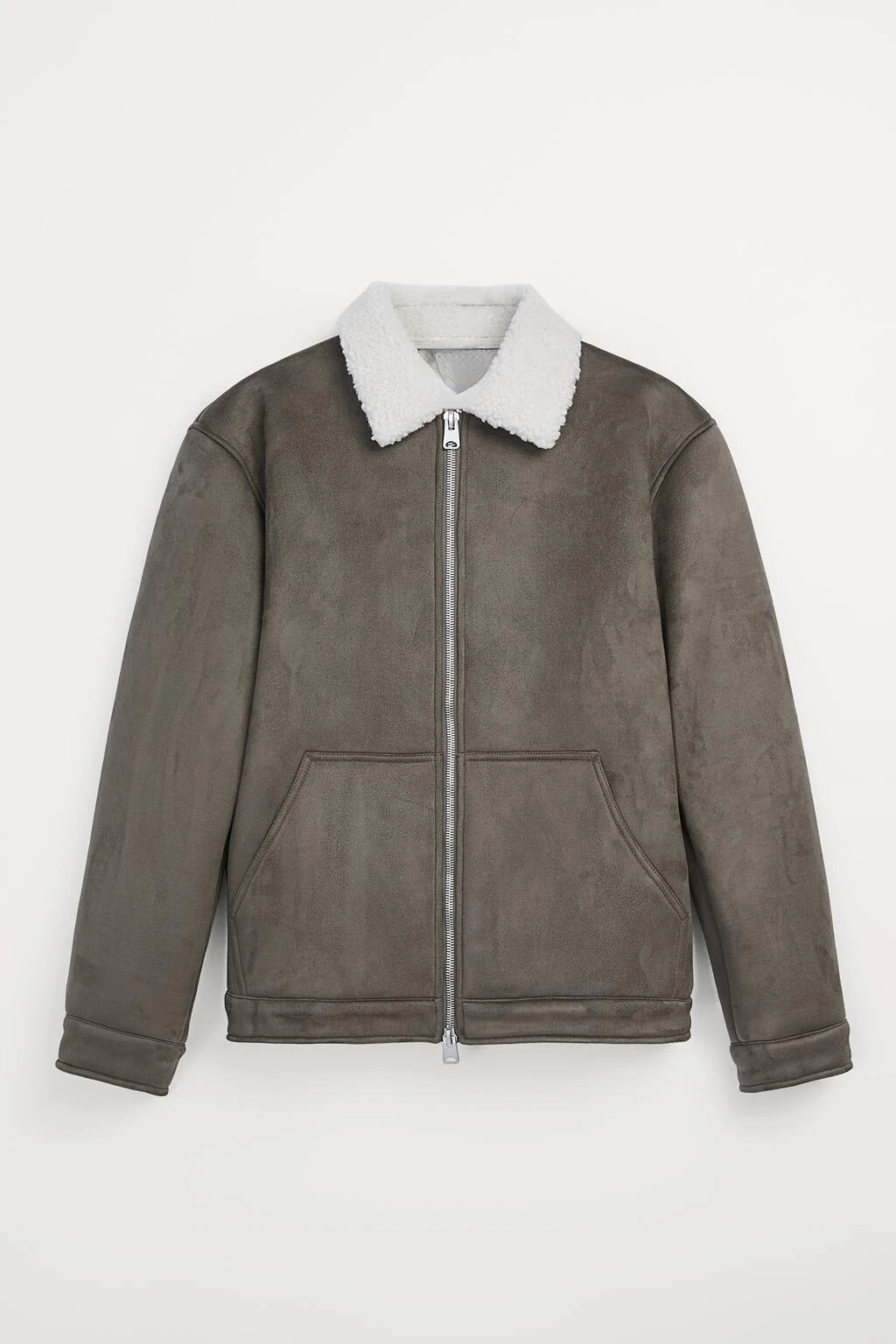 retro baseball varsity, layering staple, stylish modern outerwear, premium street look, trendsetting streetstyle