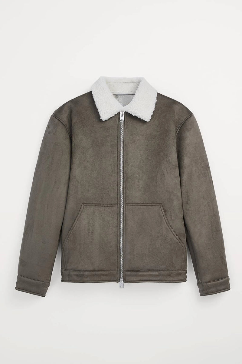 retro baseball varsity, layering staple, stylish modern outerwear, premium street look, trendsetting streetstyle
