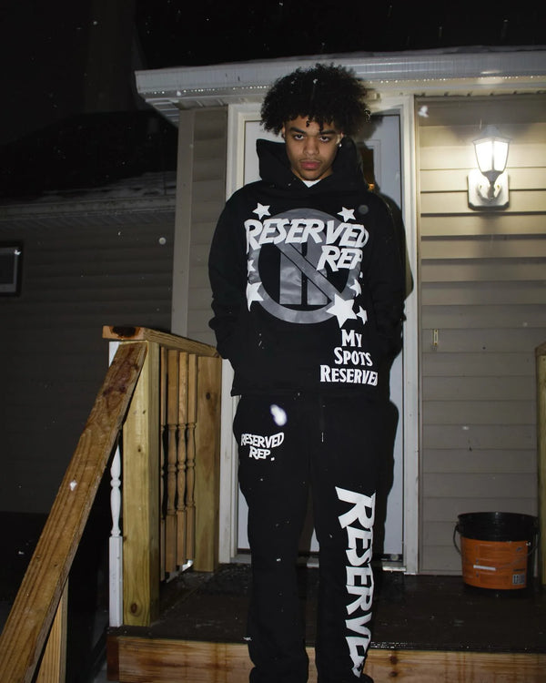grunge oversized knit streetwear piece for layered look and winter street fits, ideal for men’s fashion and seasonal streetwe
