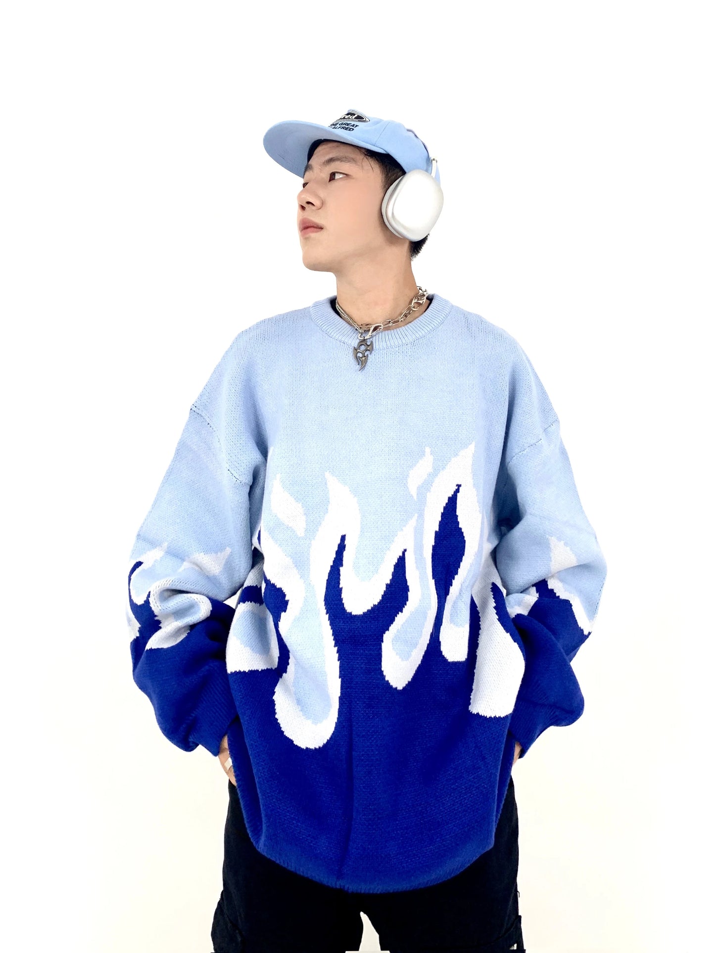 oversized winter hoodie, fall winter essential, cozy fashion fit, stylish street outfit, modern aesthetic appeal
